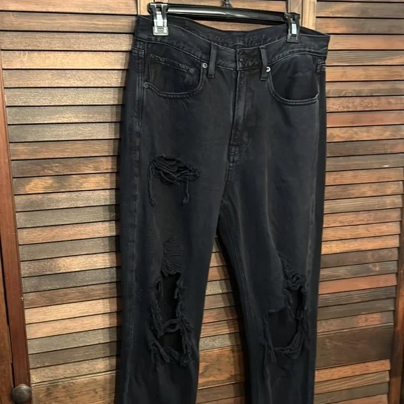 American Eagle Ripped Jeans - Picture 2 of 5